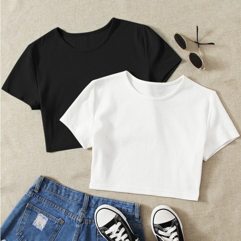 SHEIN White / Black Crewneck Crop Tops - Medium
